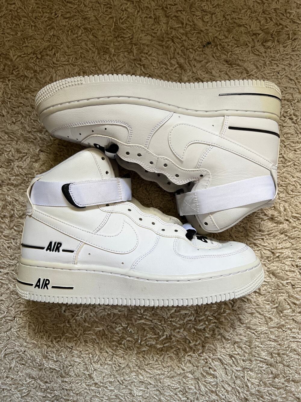 Nike Air Force 1 High LV8 Triple White Size 6 Youth Small